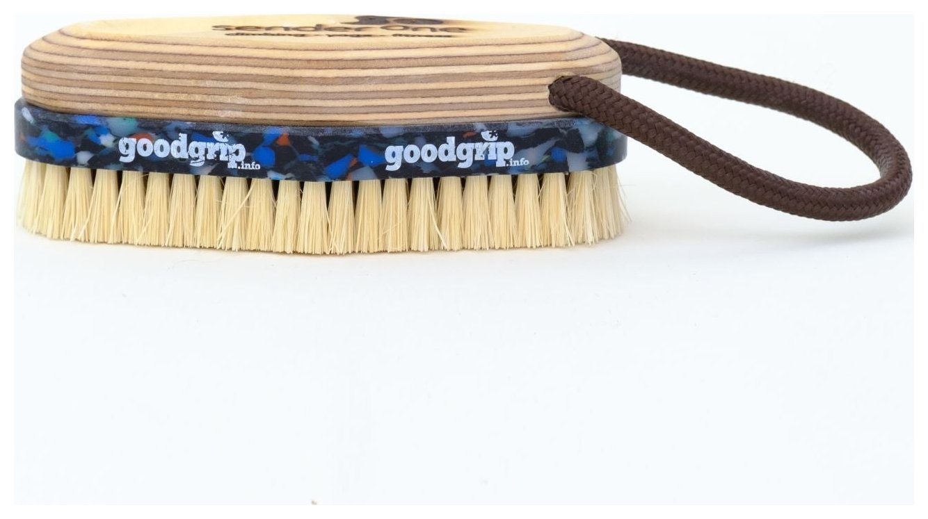 Big Betty, bouldering brush